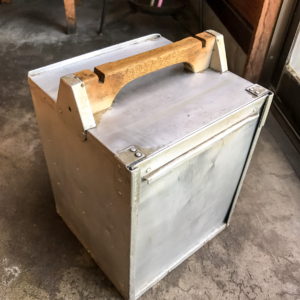 園食堂 昭和40年代から在り続ける出前箱
